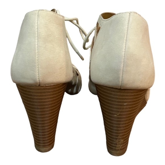 Maurices Taupe/bone gladiator style wedge sandals - Picture 7 of 9